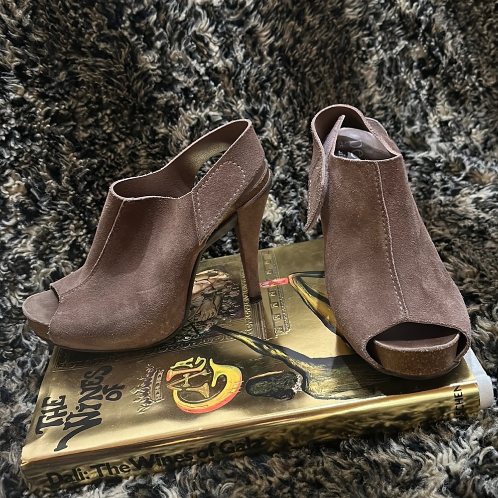 Pedro Garcia suede heels